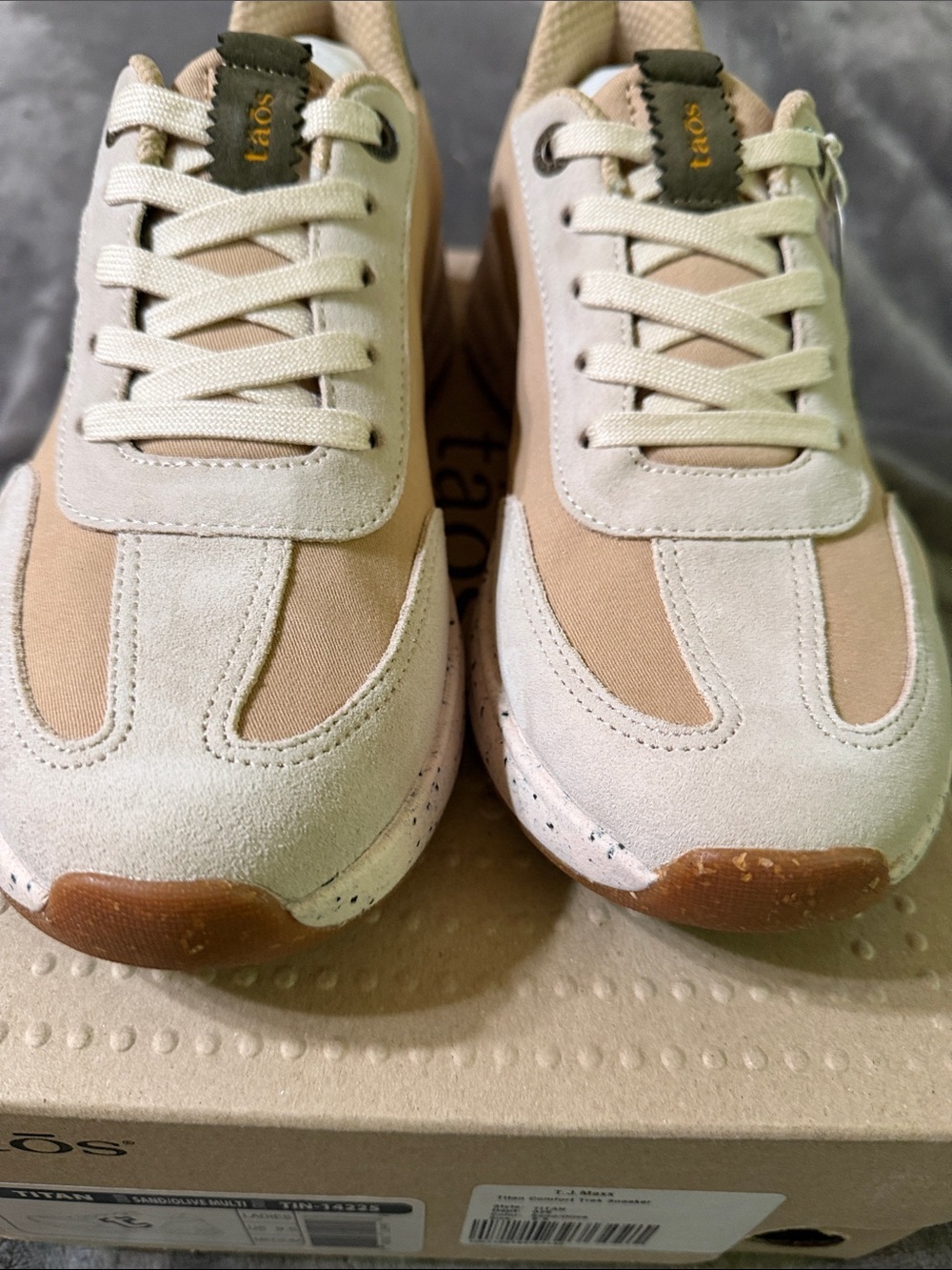 Taos Footwear Cream and Tan Women's Sneakers Titan. SZ 9.5